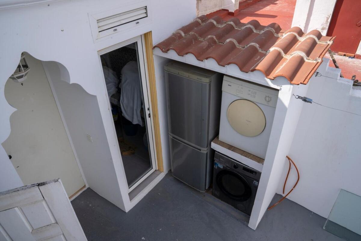 Ba Sidi, Estudio