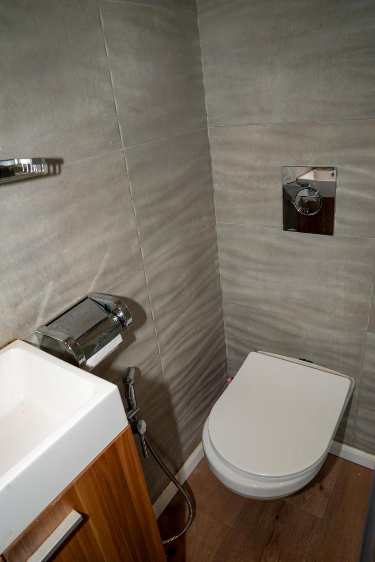 Ba Sidi, Estudio Apartment